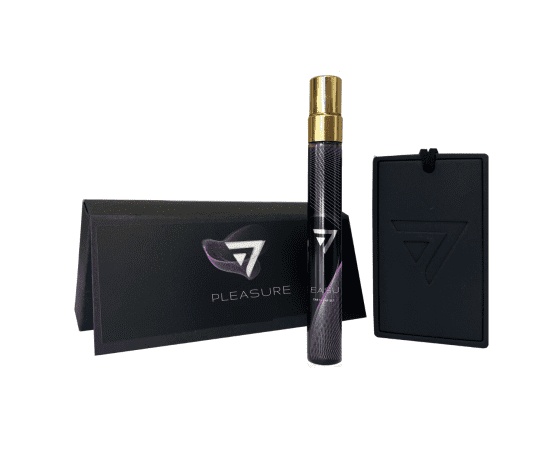 PRO7 PLEASURE premium auto aromāts ar ādas karti un aerosolu komplektā - dabīgs, ilgstošs aromāts jūsu automašīnai