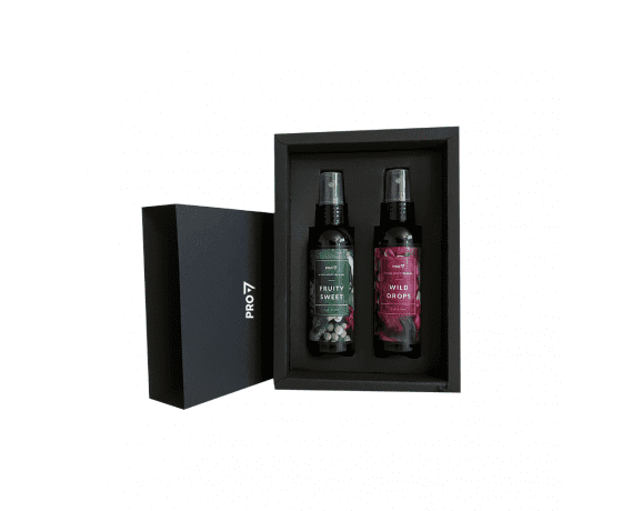 Smaržu komplekts FRUITY SWEET un WILD DROPS melnā kastē ar diviem 100ml flakoniem telpu aromatizēšanai