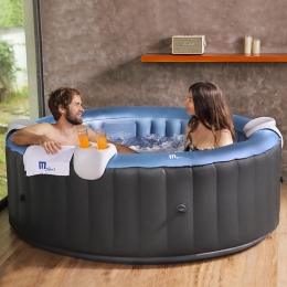 Ergonomiski baseina spilveni ar dzērienu turētāju komplektā